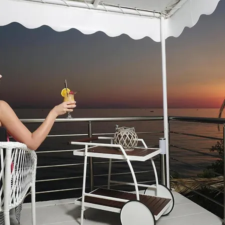 In Elia With A Sea View קאלוגריה